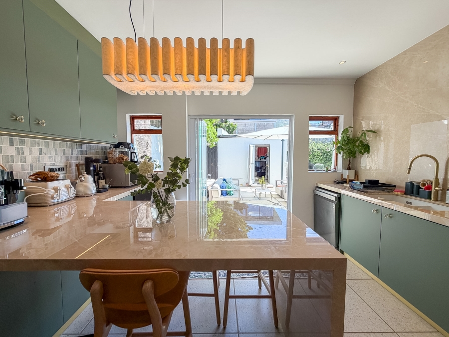 3 Bedroom Property for Sale in Oranjezicht Western Cape
